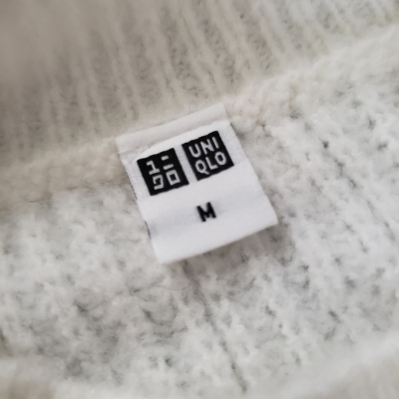 Uniqlo Size M White Mockneck Sweater - Picture 2 of 7